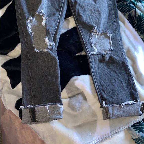 Levi’s High Rise Skinny Distressed Off-Black Jeans - Picture 5 of 7